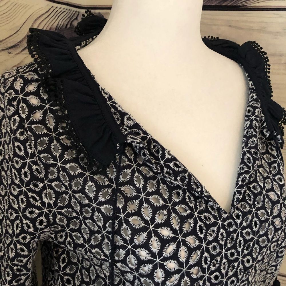N12H Navy Sorrento Eyelet Balloon Sleeve Tassel Top Size XS NWT - Picture 7 of 12